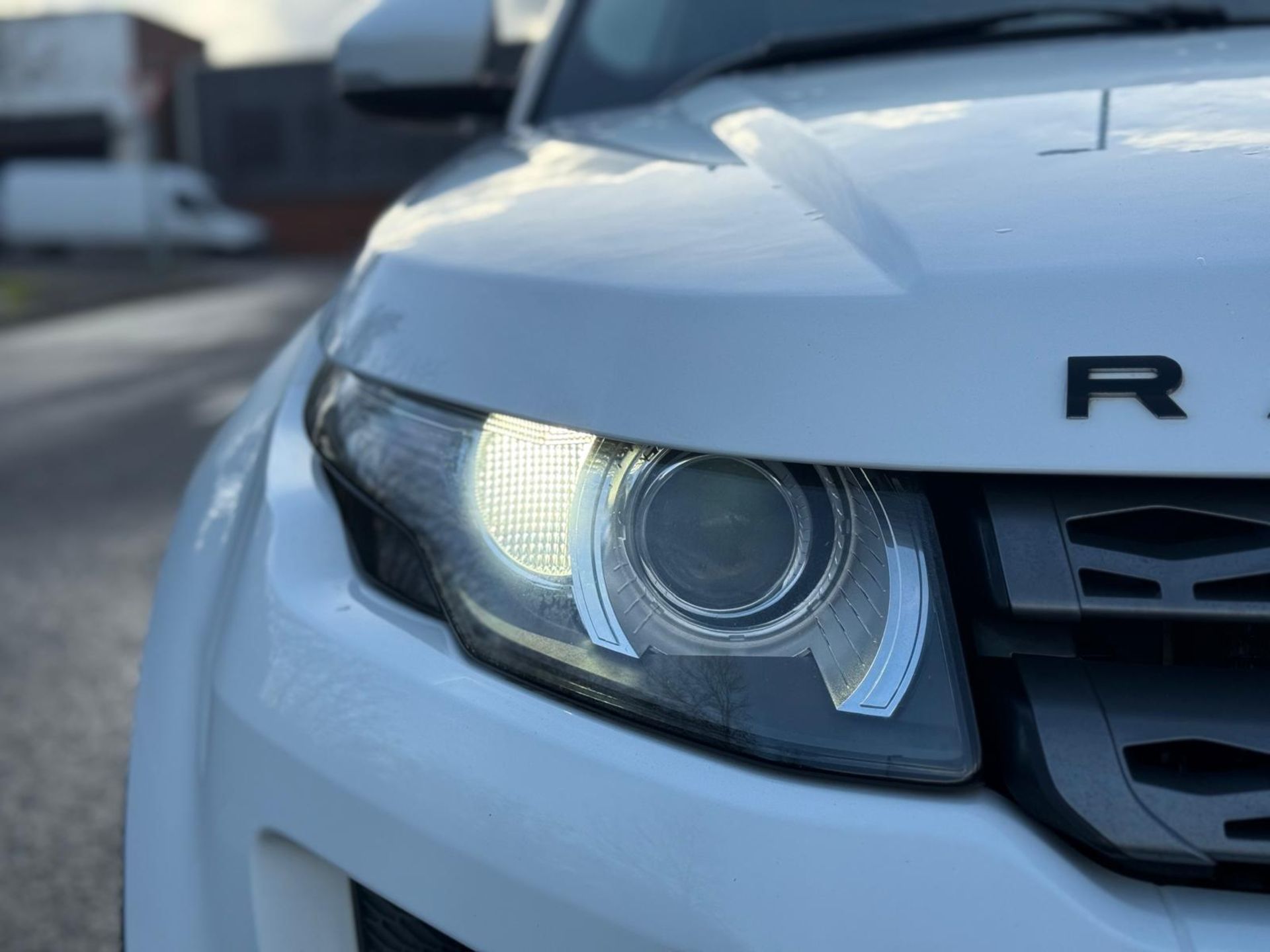 2012 LAND ROVER RANGE ROVER EVOQUE 2.2 TD4 PURE >>--NO VAT ON HAMMER--<< - Image 16 of 32