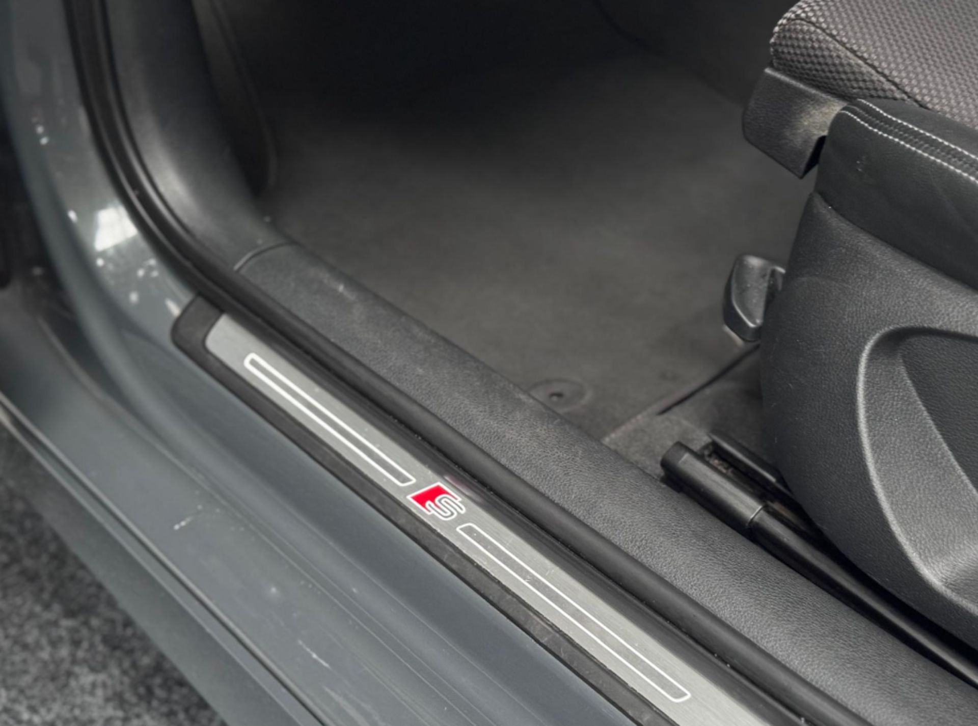 **(ONLY 95K MILEAGE)** 2017 AUDI A3 S LINE 1.4 TFSI S TRONIC SALOON >>--NO VAT ON HAMMER--<< - Image 21 of 39