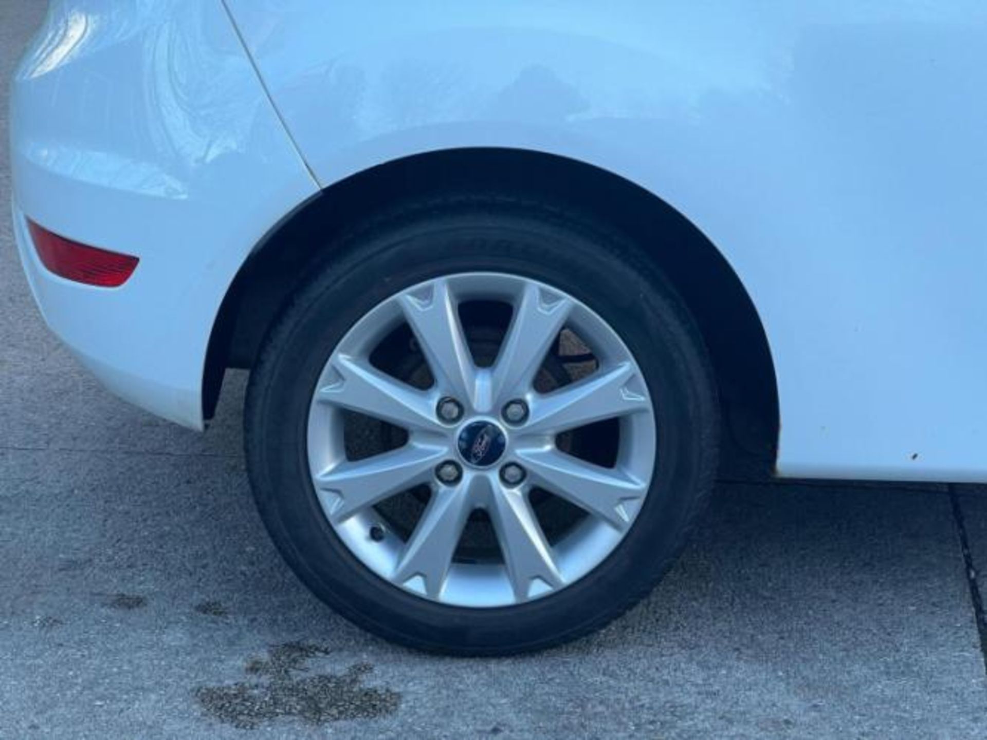 FORD FIESTA 1.25 ZETEC 3DR – 2010>>--NO VAT ON HAMMER--<< - Image 15 of 33