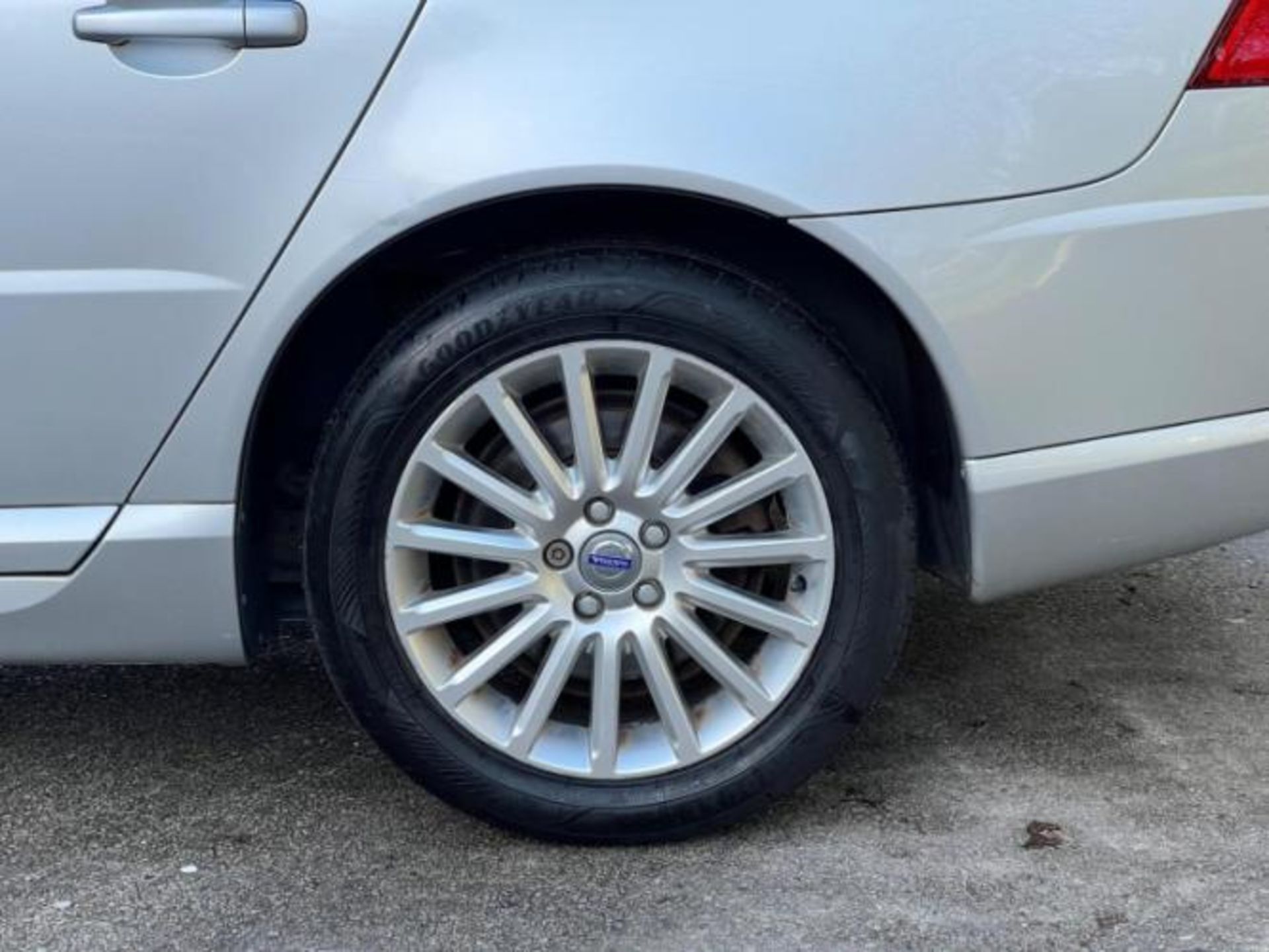 VOLVO S80 2.4 D5 SE LUX GEARTRONIC 4DR – 2008>>--NO VAT ON HAMMER--<< - Image 23 of 37