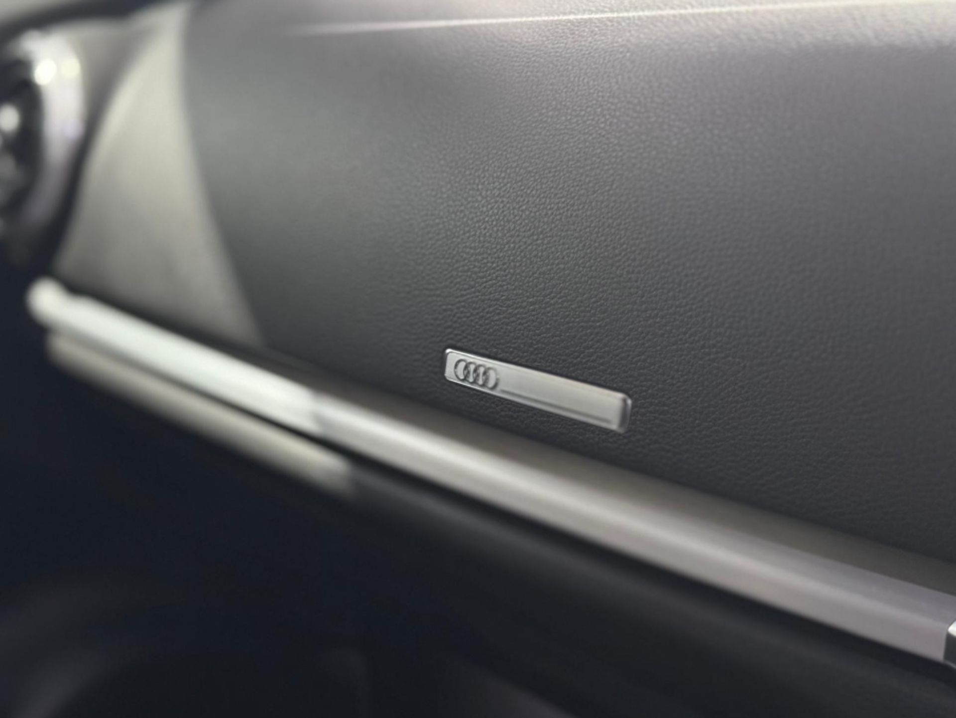 **(ONLY 95K MILEAGE)** 2017 AUDI A3 S LINE 1.4 TFSI S TRONIC SALOON >>--NO VAT ON HAMMER--<< - Image 38 of 39