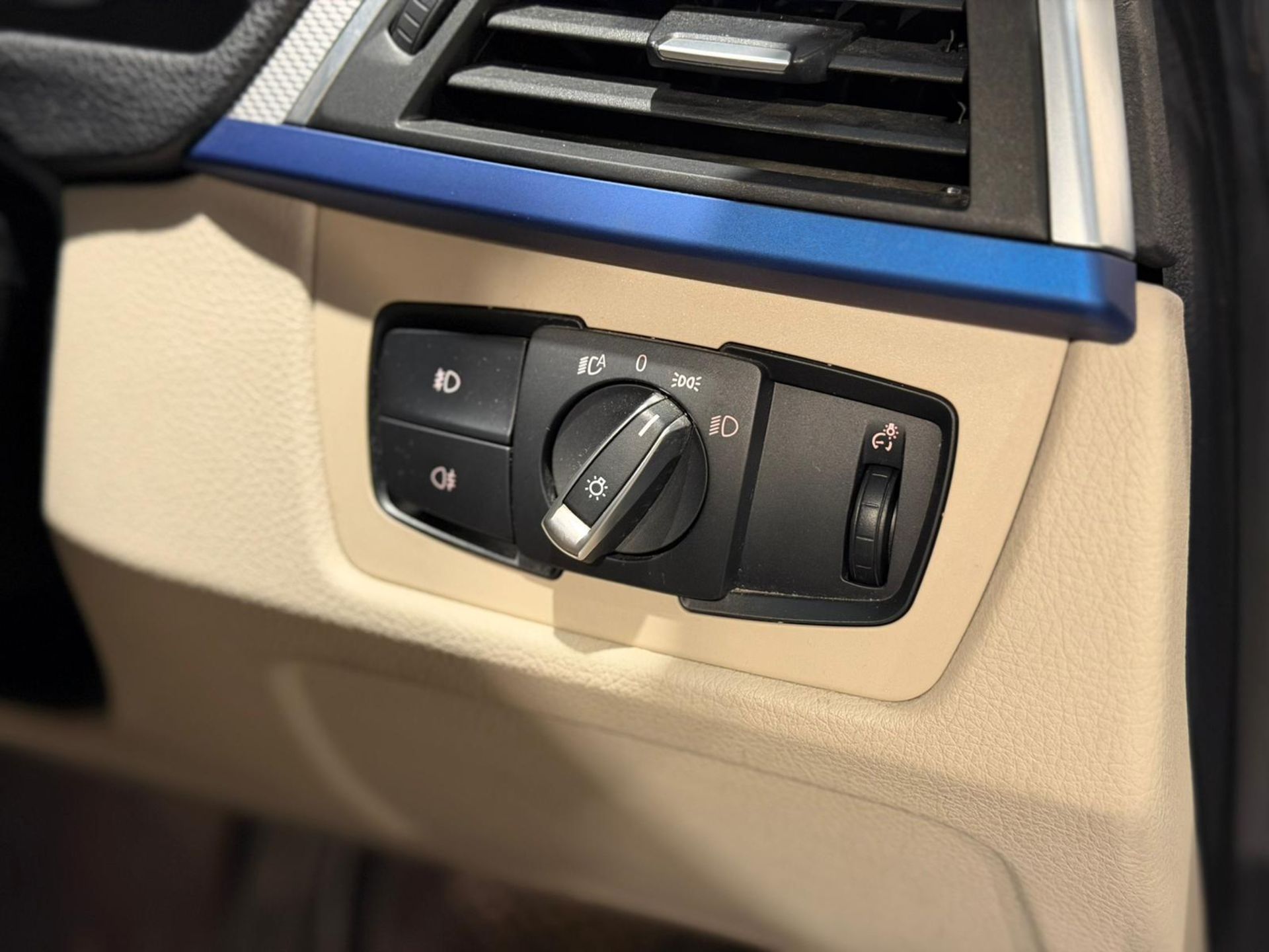 2016 BMW 3 SERIES 335D XDRIVE M SPORT TOURING – EURO 6 >>--NO VAT ON HAMMER--<< - Image 28 of 60