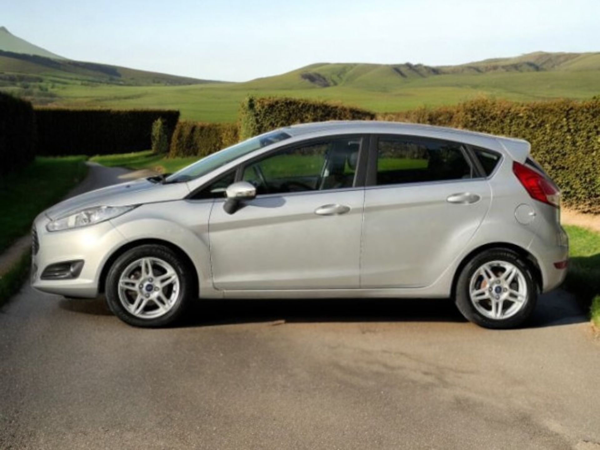 **(ONLY 62K MILEAGE)** FORD FIESTA 1.0T ECOBOOST ZETEC (S/S) 5DR>>--NO VAT ON HAMMER--<< - Image 7 of 35