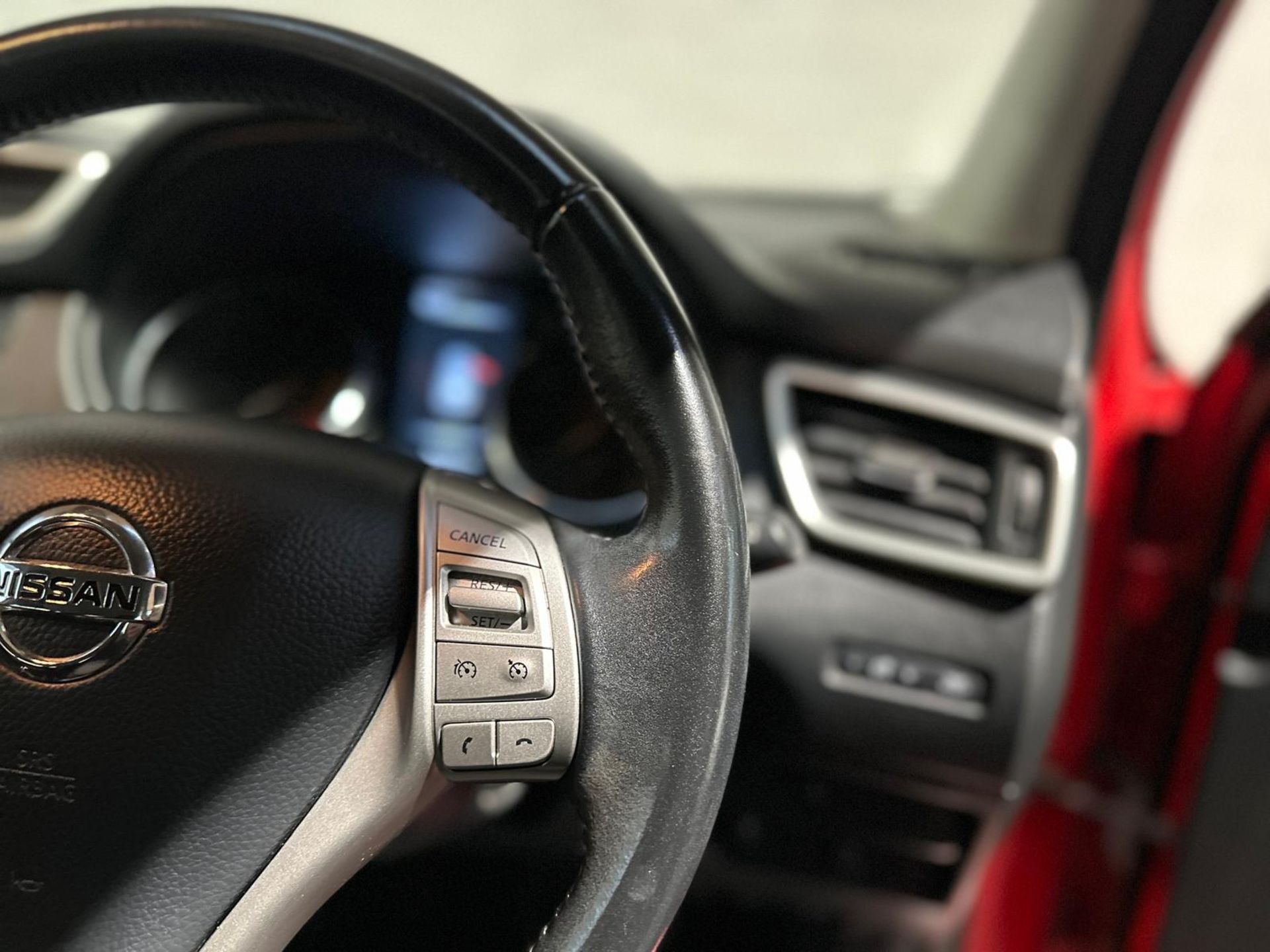 2015 NISSAN QASHQAI ACENTA DIG-T >>--NO VAT ON HAMMER--<< - Image 32 of 38