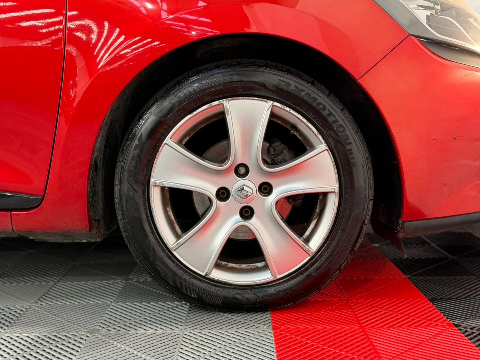 2015 RENAULT CLIO 0.9 TCE DYNAMIQUE MEDIANAV – £20 TAX – 71K MILES >>--NO VAT ON HAMMER--<< - Image 23 of 41