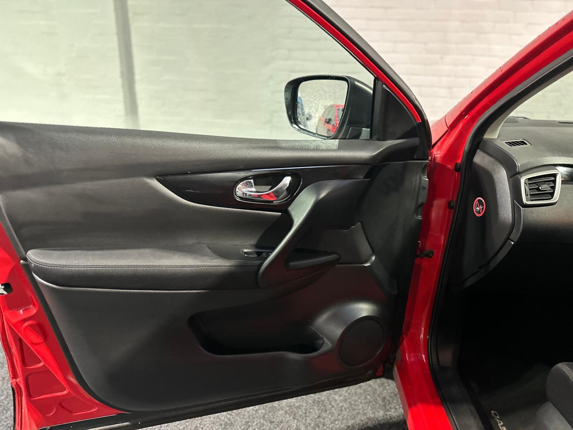 2015 NISSAN QASHQAI ACENTA DIG-T >>--NO VAT ON HAMMER--<< - Image 11 of 38