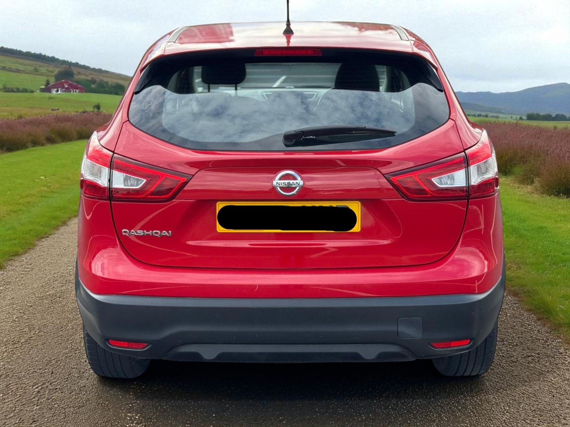 2015 NISSAN QASHQAI ACENTA DIG-T 1.2 PETROL SUV – MANUAL – RED>>--NO VAT ON HAMMER--<< - Image 2 of 14