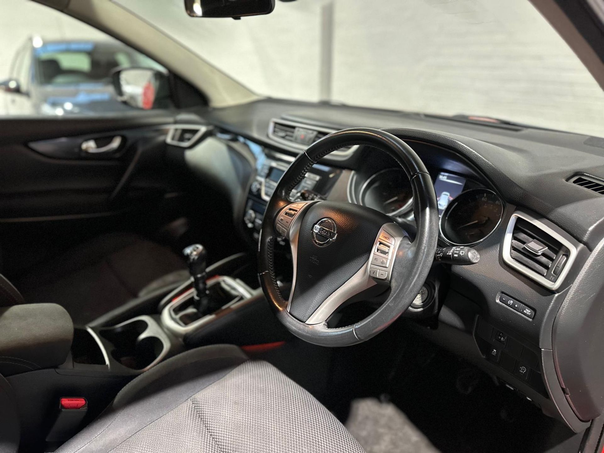 2015 NISSAN QASHQAI ACENTA DIG-T >>--NO VAT ON HAMMER--<< - Image 25 of 38