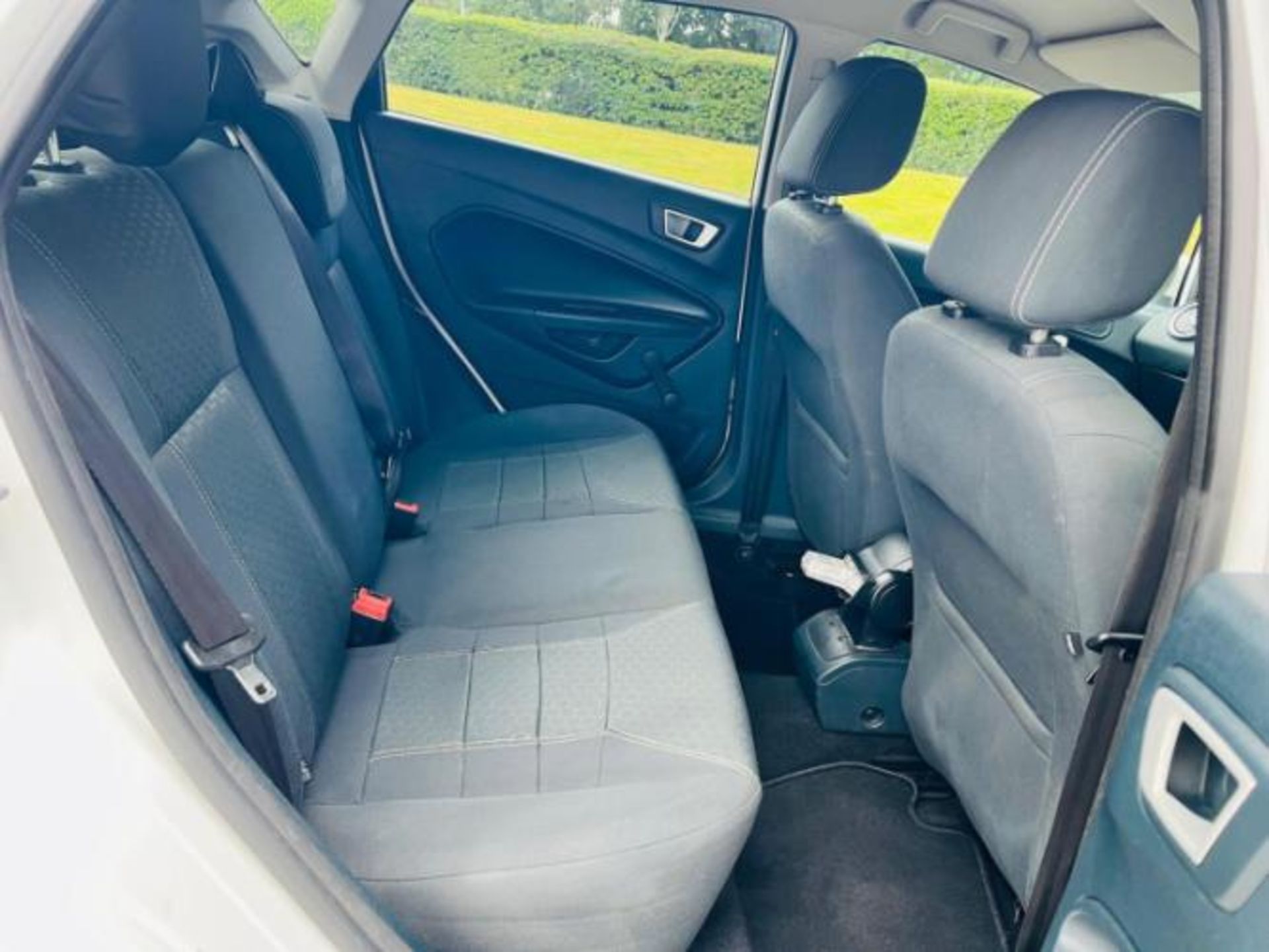 **(ONLY 105K MILEAGE)** 2012 FORD FIESTA 1.25 ZETEC 5DR >>--NO VAT ON HAMMER--<< - Image 19 of 35