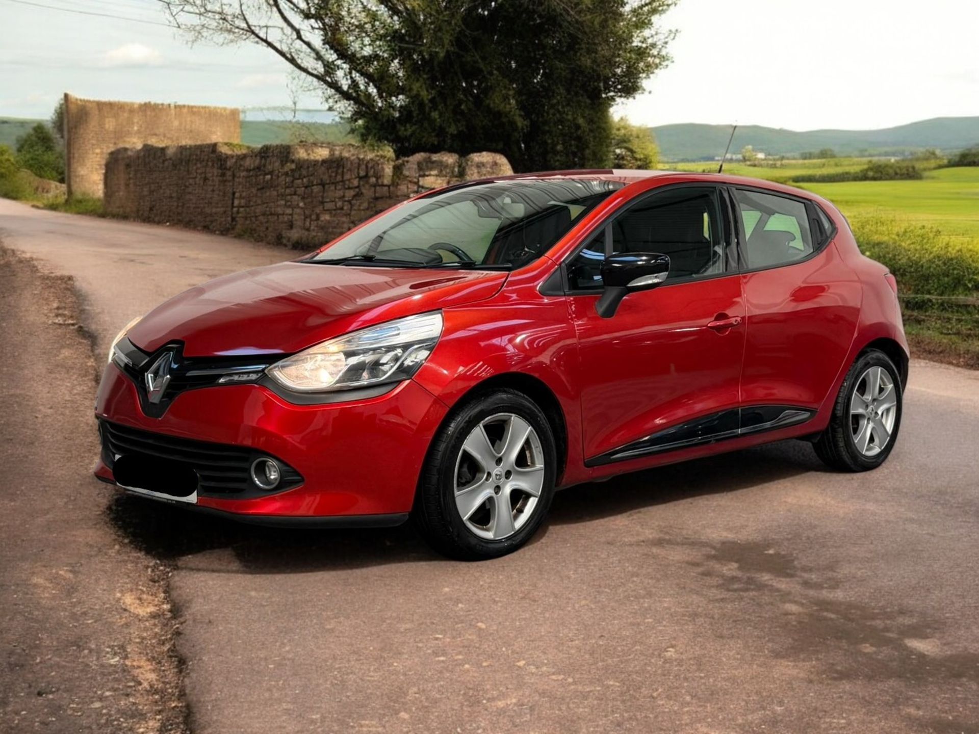 2015 RENAULT CLIO 0.9 TCE DYNAMIQUE MEDIANAV – £20 TAX – 71K MILES >>--NO VAT ON HAMMER--<< - Image 4 of 41