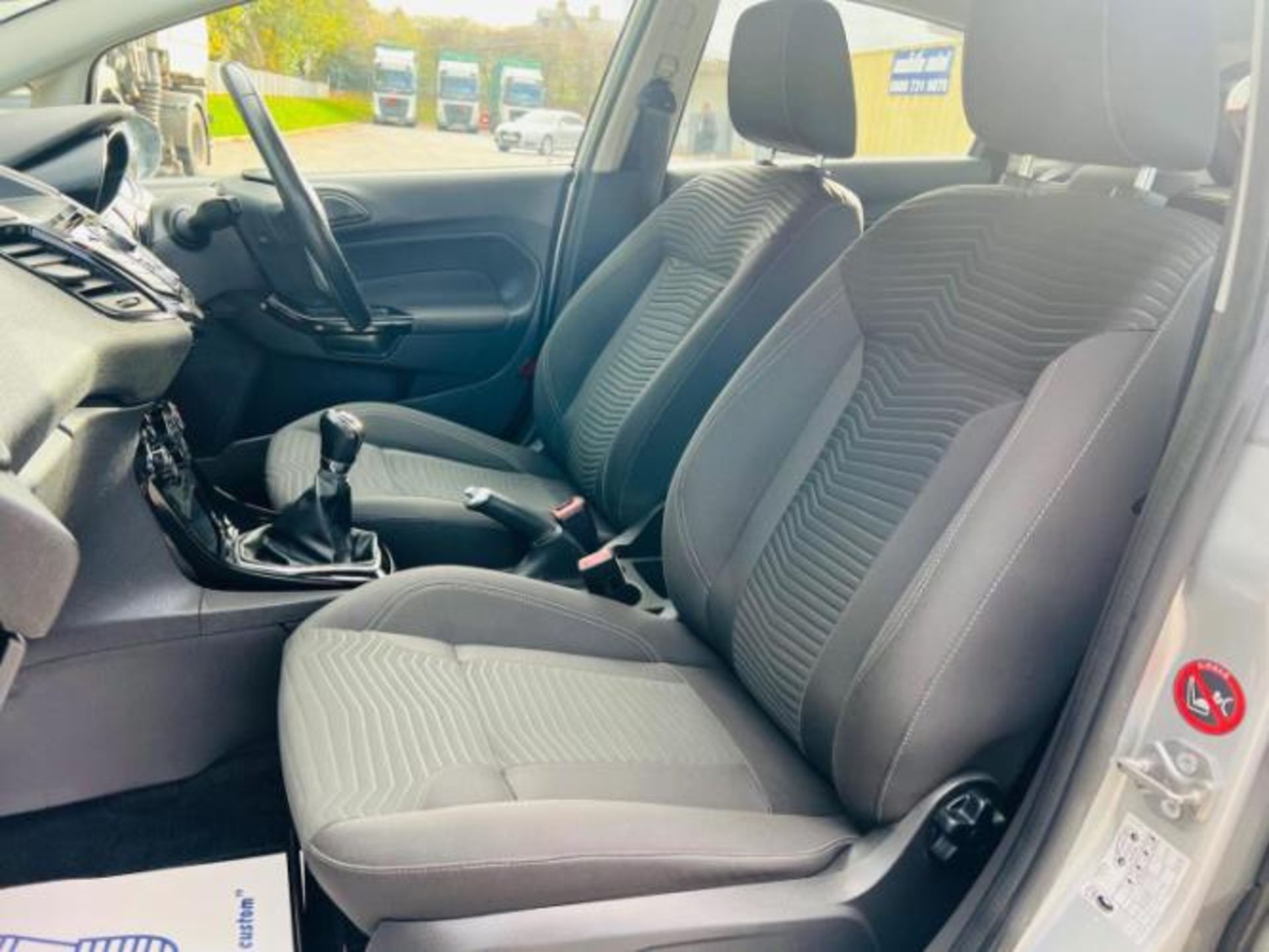 **(ONLY 62K MILEAGE)** FORD FIESTA 1.0T ECOBOOST ZETEC (S/S) 5DR>>--NO VAT ON HAMMER--<< - Image 14 of 35