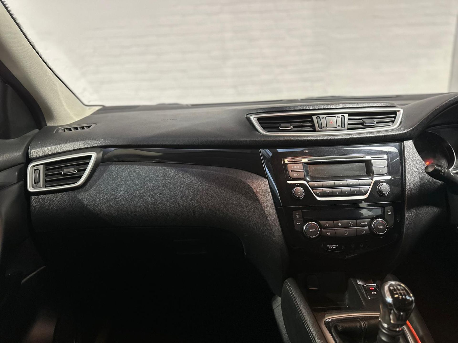 2015 NISSAN QASHQAI ACENTA DIG-T >>--NO VAT ON HAMMER--<< - Image 10 of 38