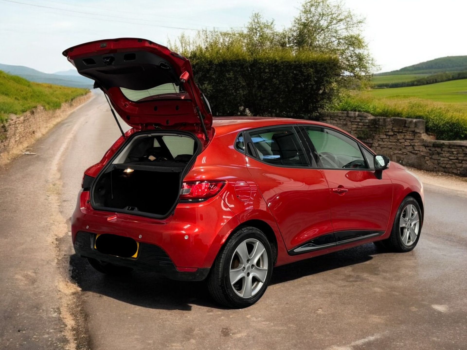 2015 RENAULT CLIO 0.9 TCE DYNAMIQUE MEDIANAV – £20 TAX – 71K MILES >>--NO VAT ON HAMMER--<< - Image 3 of 41