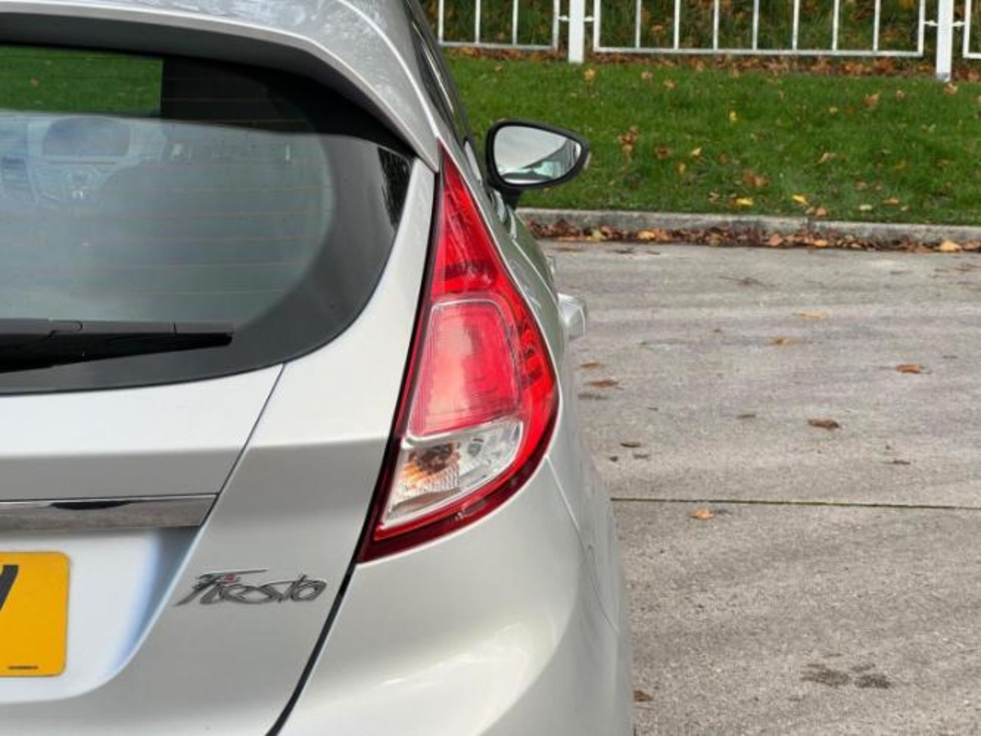 **(ONLY 62K MILEAGE)** FORD FIESTA 1.0T ECOBOOST ZETEC (S/S) 5DR>>--NO VAT ON HAMMER--<< - Image 23 of 35