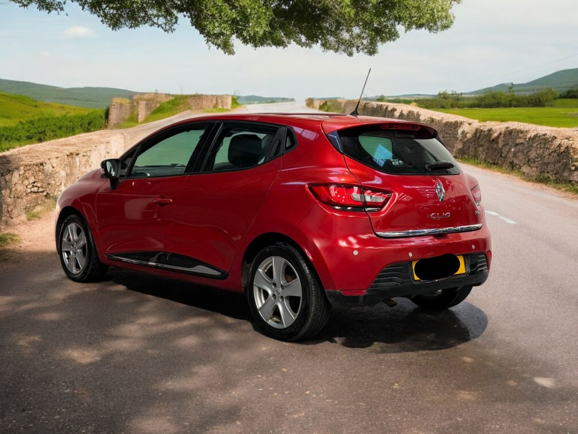 2015 RENAULT CLIO 0.9 TCE DYNAMIQUE MEDIANAV – £20 TAX – 71K MILES >>--NO VAT ON HAMMER--<< - Image 15 of 41