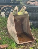 EXCAVATOR DIGGING BUCKET