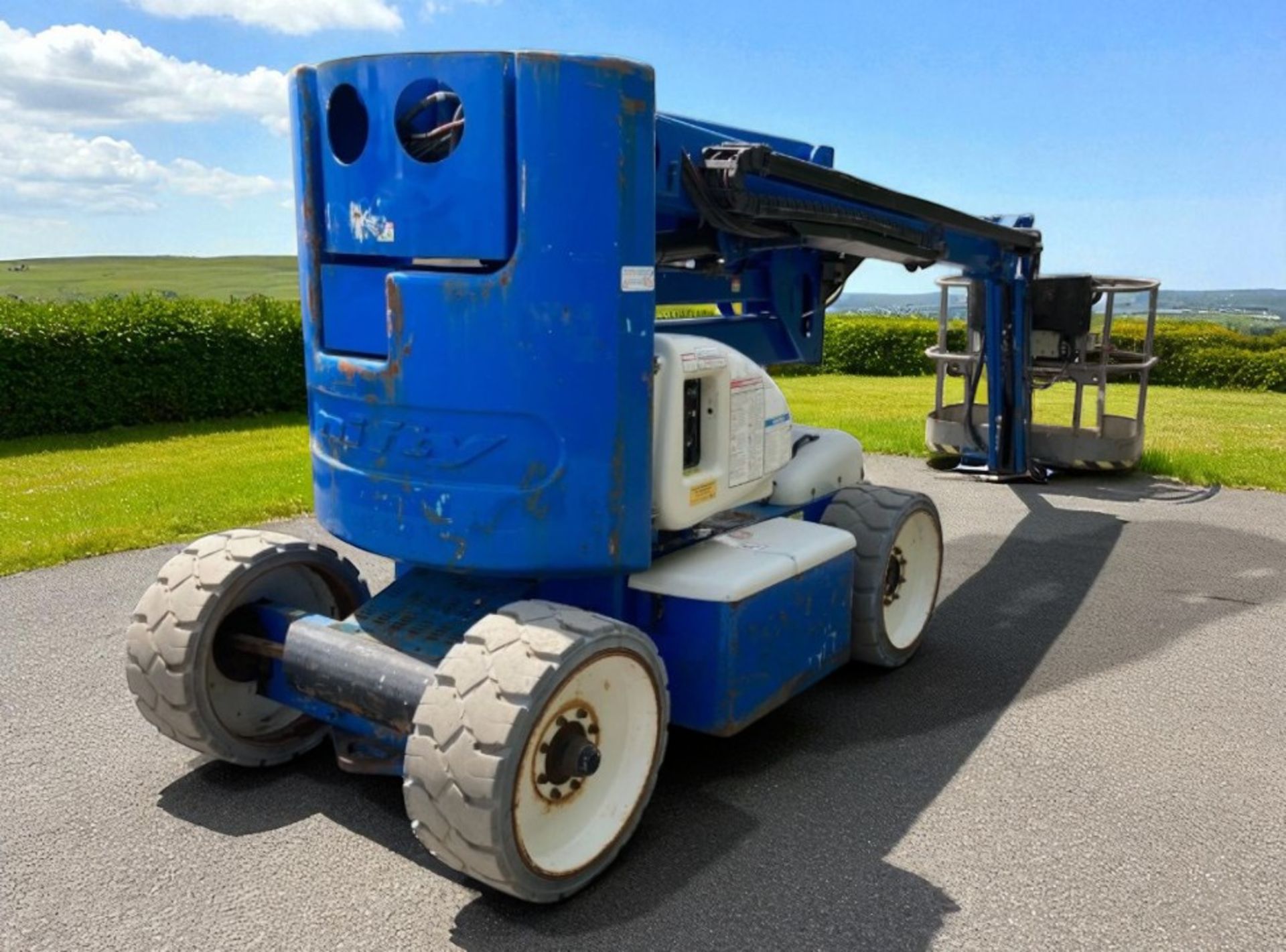 2011 NIFTYLIFT HR15 CHERRY PICKER ACCESS PLATFORM - Image 6 of 8