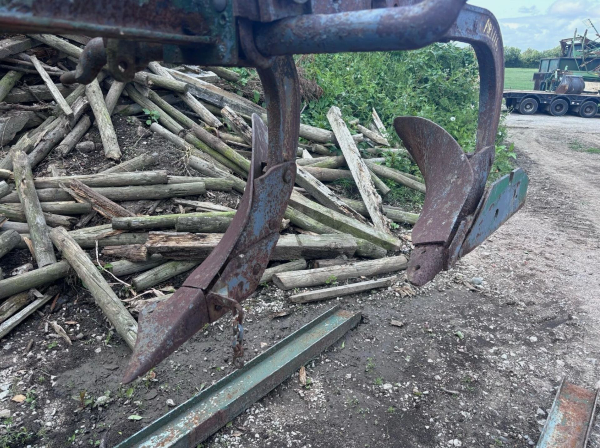 2-FURROW RANSOMS PLOUGH – TRACTOR ATTACHMENT - Image 5 of 6