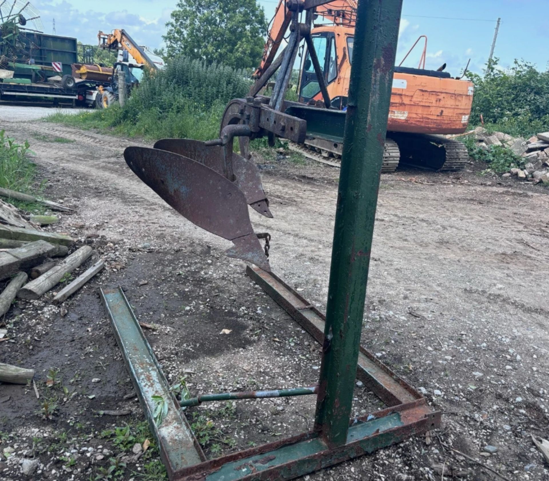 2-FURROW RANSOMS PLOUGH – TRACTOR ATTACHMENT - Image 3 of 6