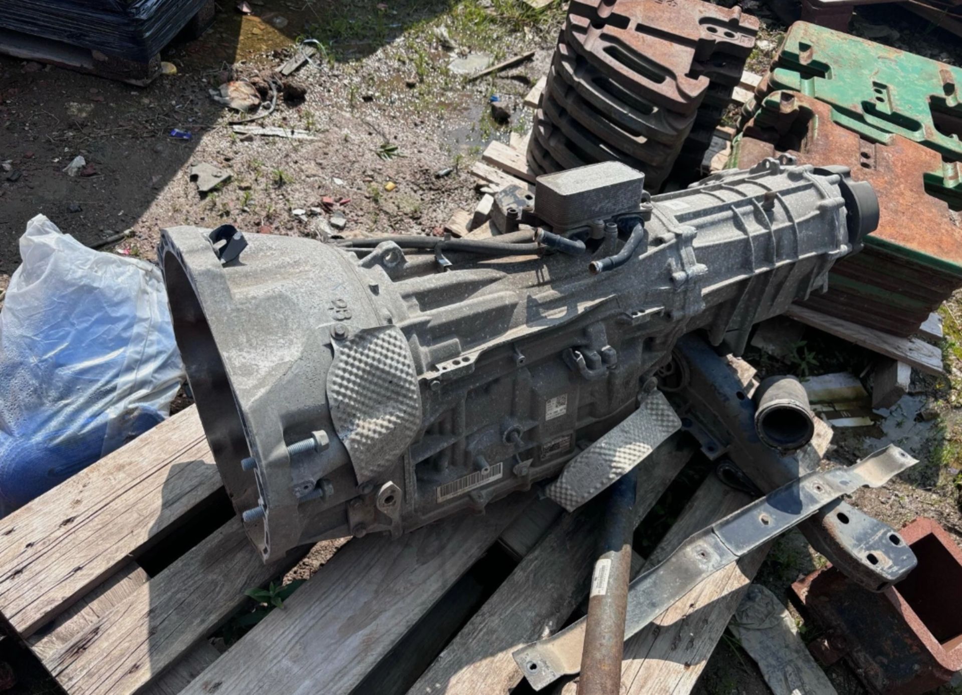 2013 AUDI Q7 – 6-SPEED AUTOMATIC GEARBOX & EGR VALVE - Image 3 of 5