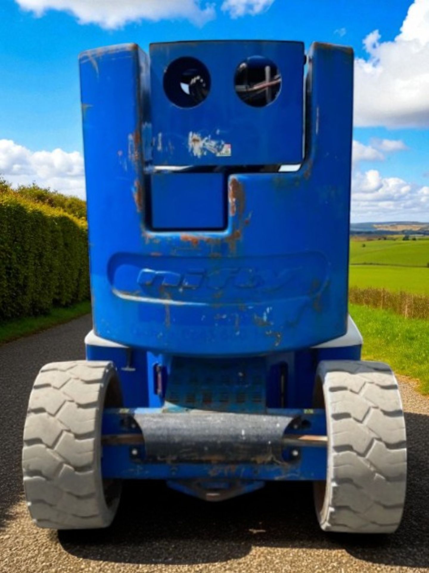 2011 NIFTYLIFT HR15 CHERRY PICKER ACCESS PLATFORM - Image 5 of 8