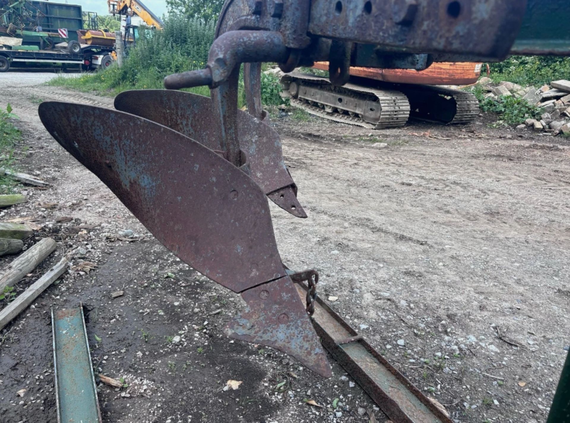 2-FURROW RANSOMS PLOUGH – TRACTOR ATTACHMENT - Image 4 of 6