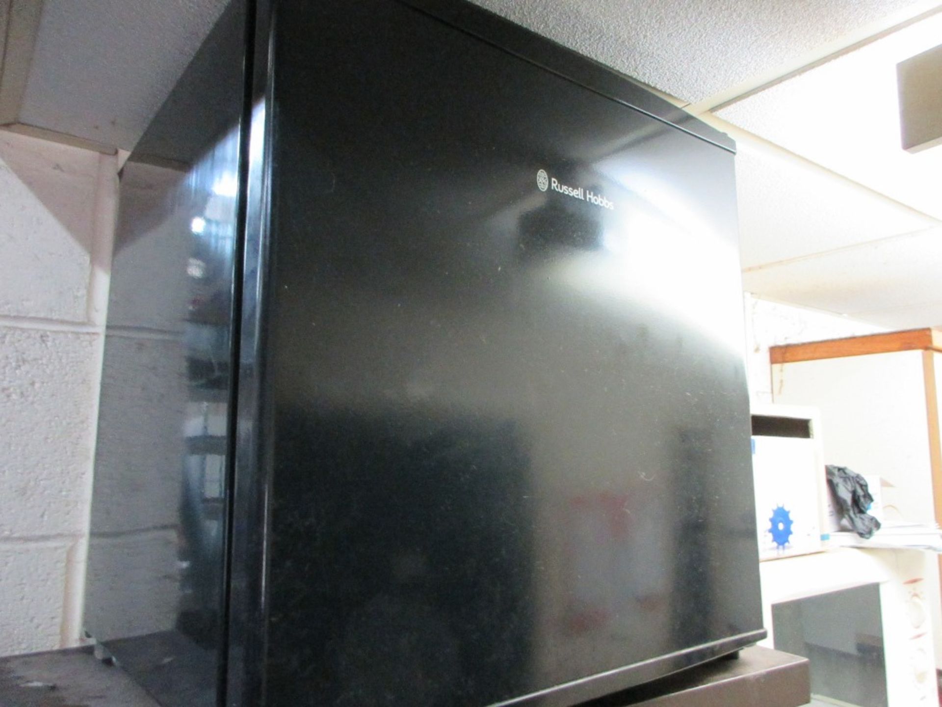 Two metal 2-door personnel lockers, LEC fridge, toaster, kettle, microwave, counter top fridge - Image 2 of 6