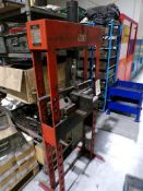 Clarke Strong Arm 15 ton garage press, serial no. 88 (05/92) PoWRA: A ‘point of work’ risk