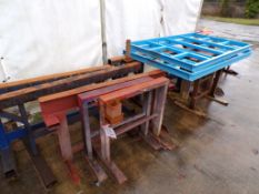 Fifteen assorted trestles