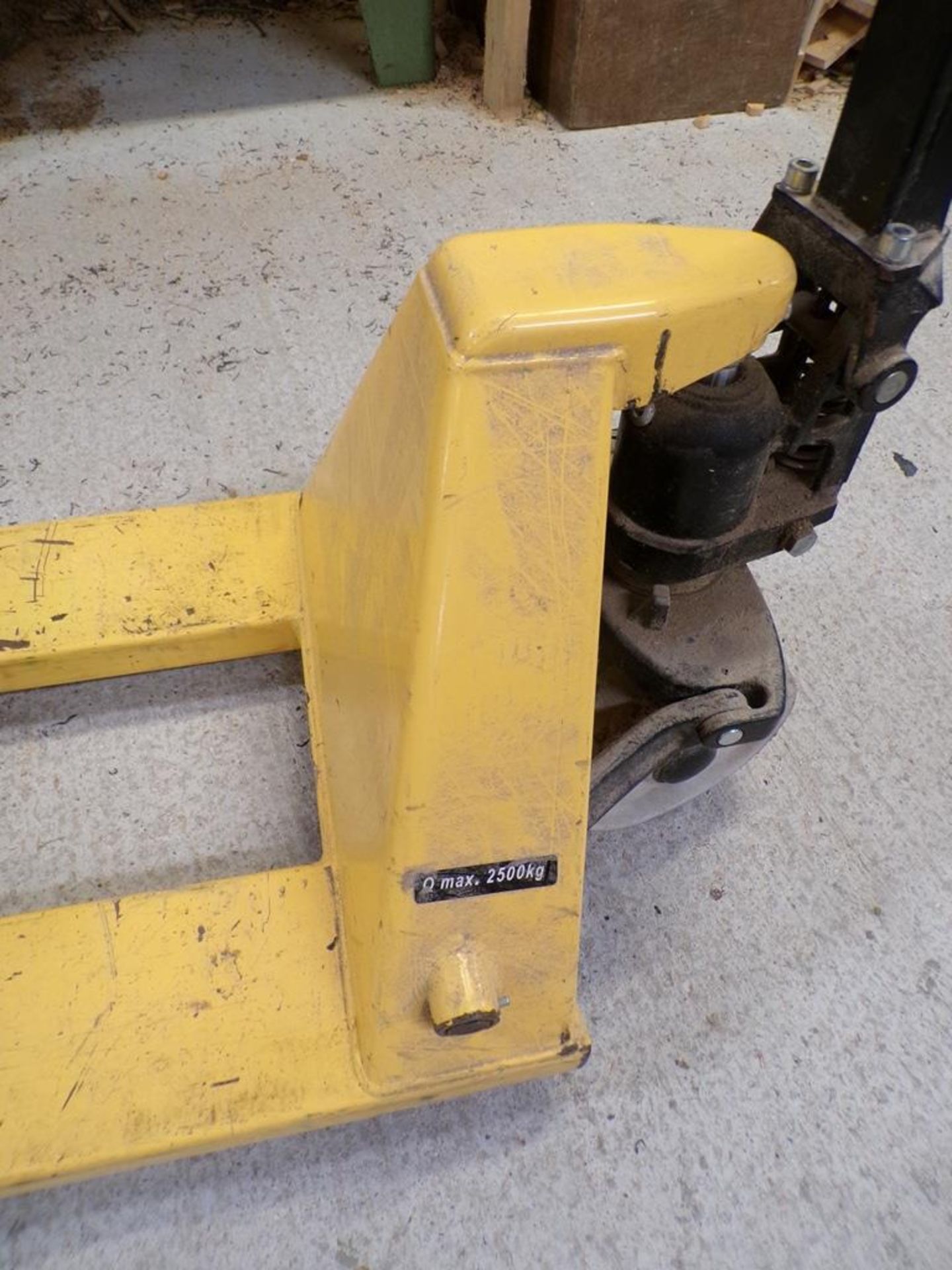 Hydraulic pallet truck, SWL 2,500kg - Image 2 of 3