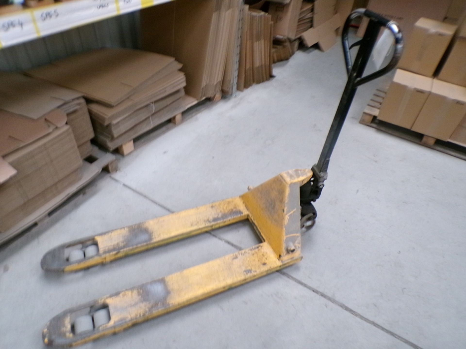 Un-named hydraulic pallet truck