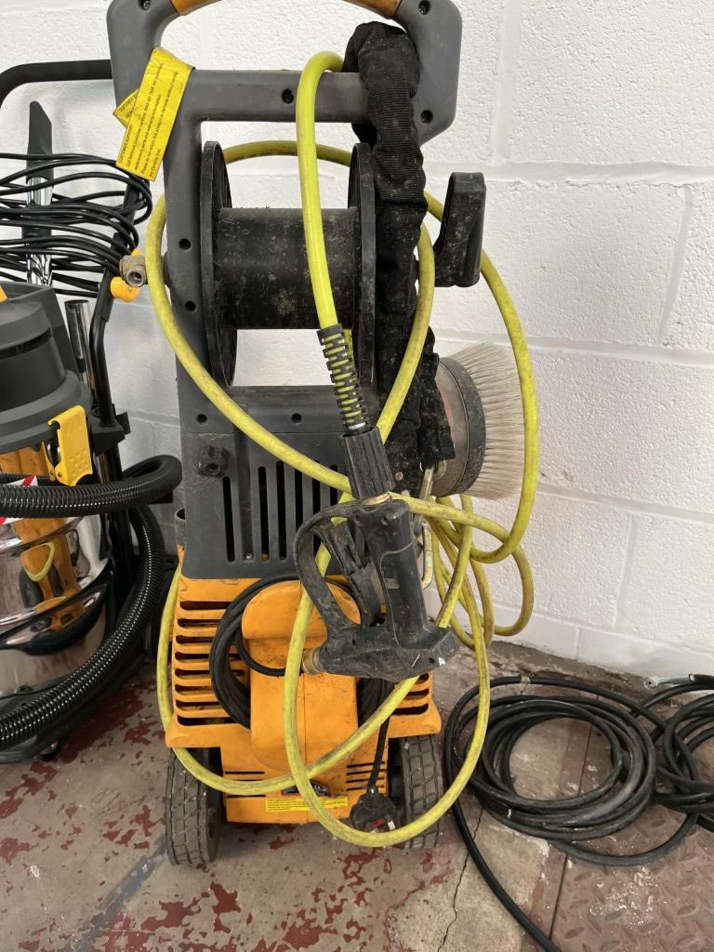 Halfords Mon HP 2800 pressure washer - Image 3 of 5