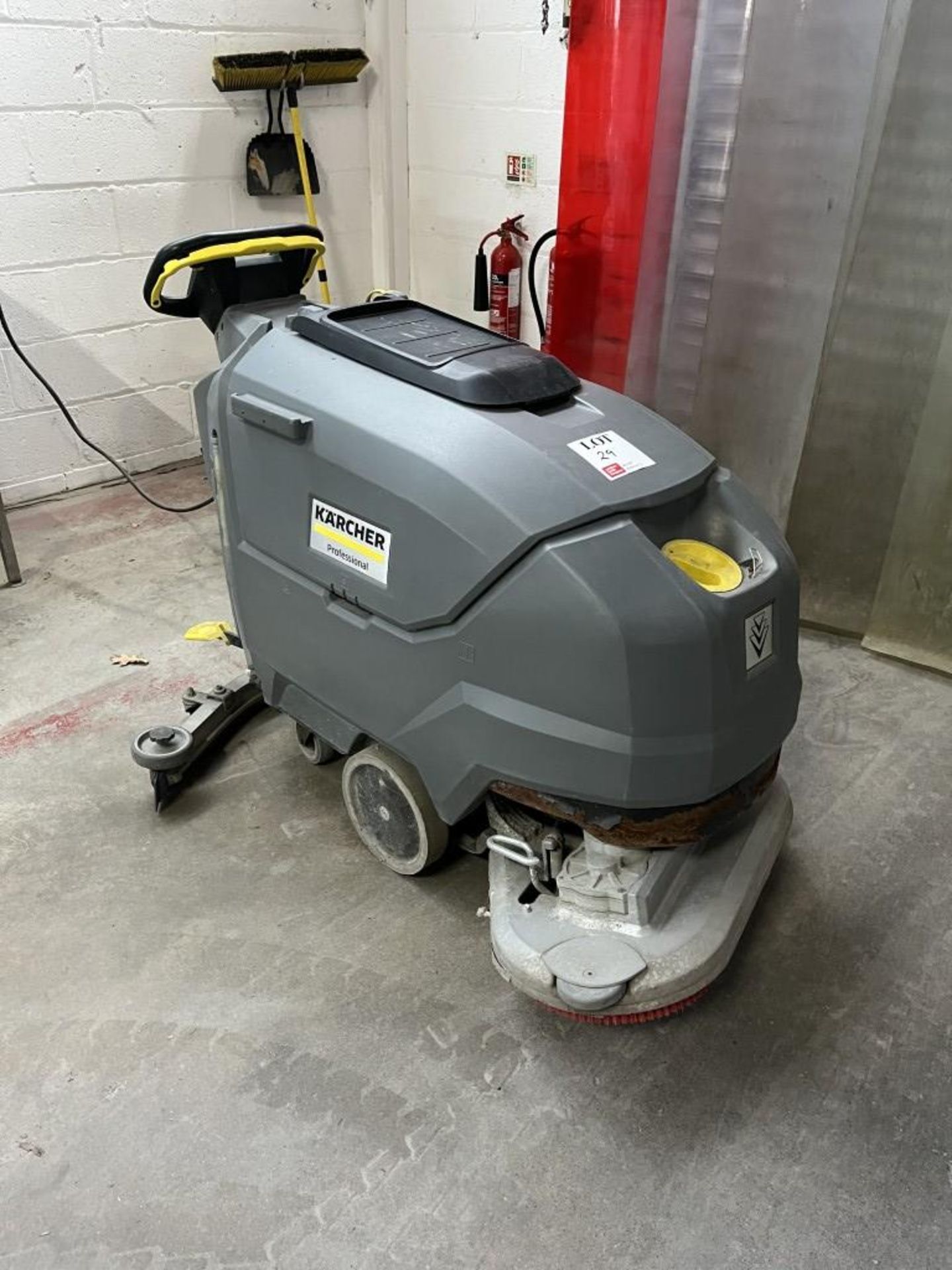Kärcher Pro BD70/75 battery powered push floor scrubber dryer (2020)