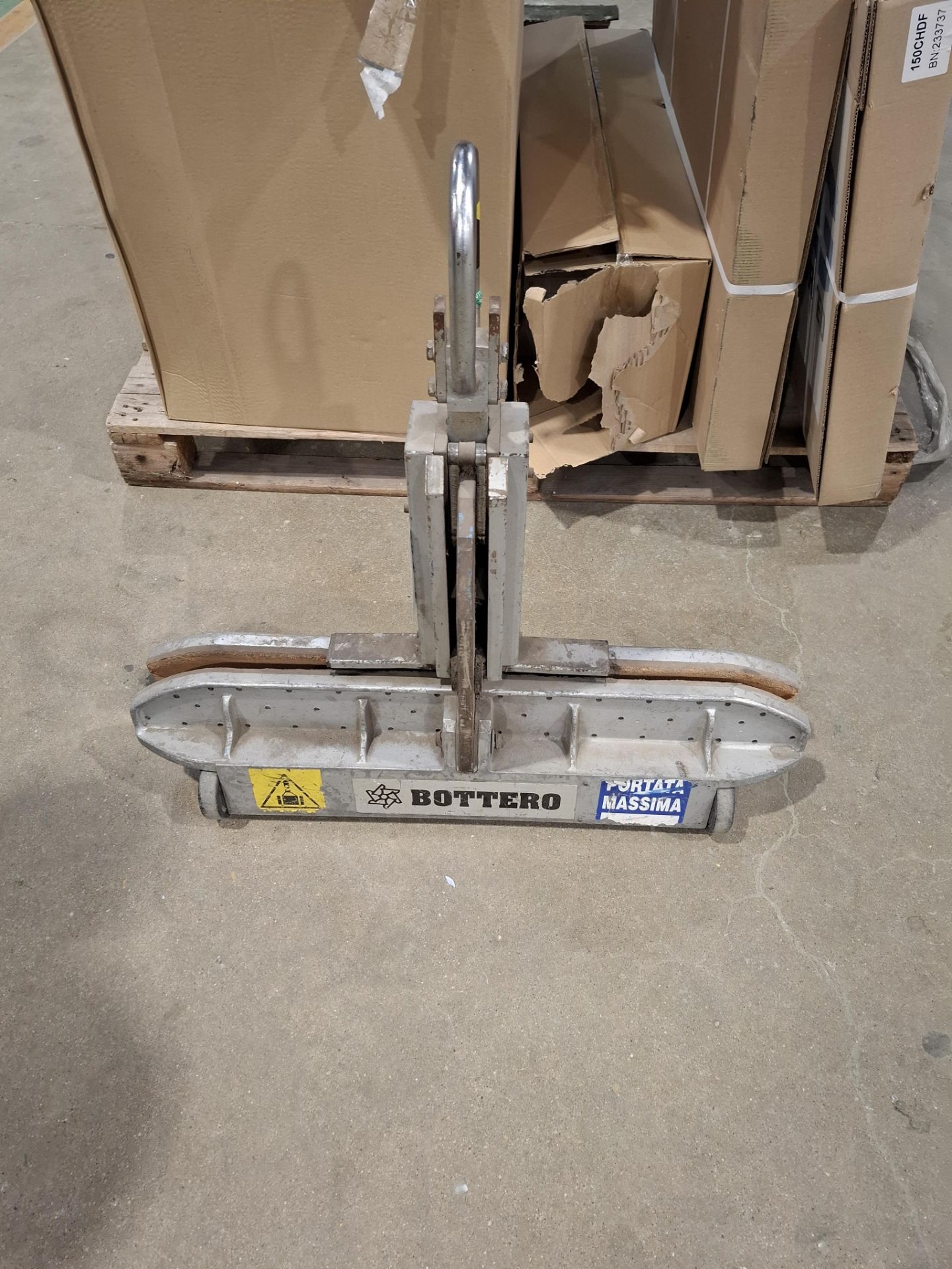 Bottero Glass lifter - Image 2 of 3