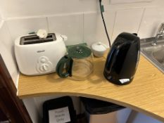 Contents of kitchenette to include Fridgemaster undercounter fridge, Russell Hobbs kettle and Welco