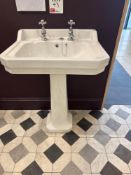 Pedestal sink unit with taps