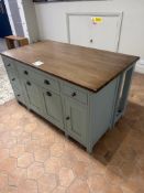 Freestanding kitchen island