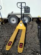 2500kg manual pallet truck