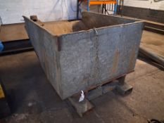 Forklift mounting tipping skip. Internal dimensions 1220 x 1550 x 750mm deep. Tine sleeve dimensio