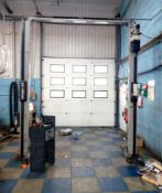 Rotary 2-post hydraulic lift, 3,000kg capacity, approx 3.8m