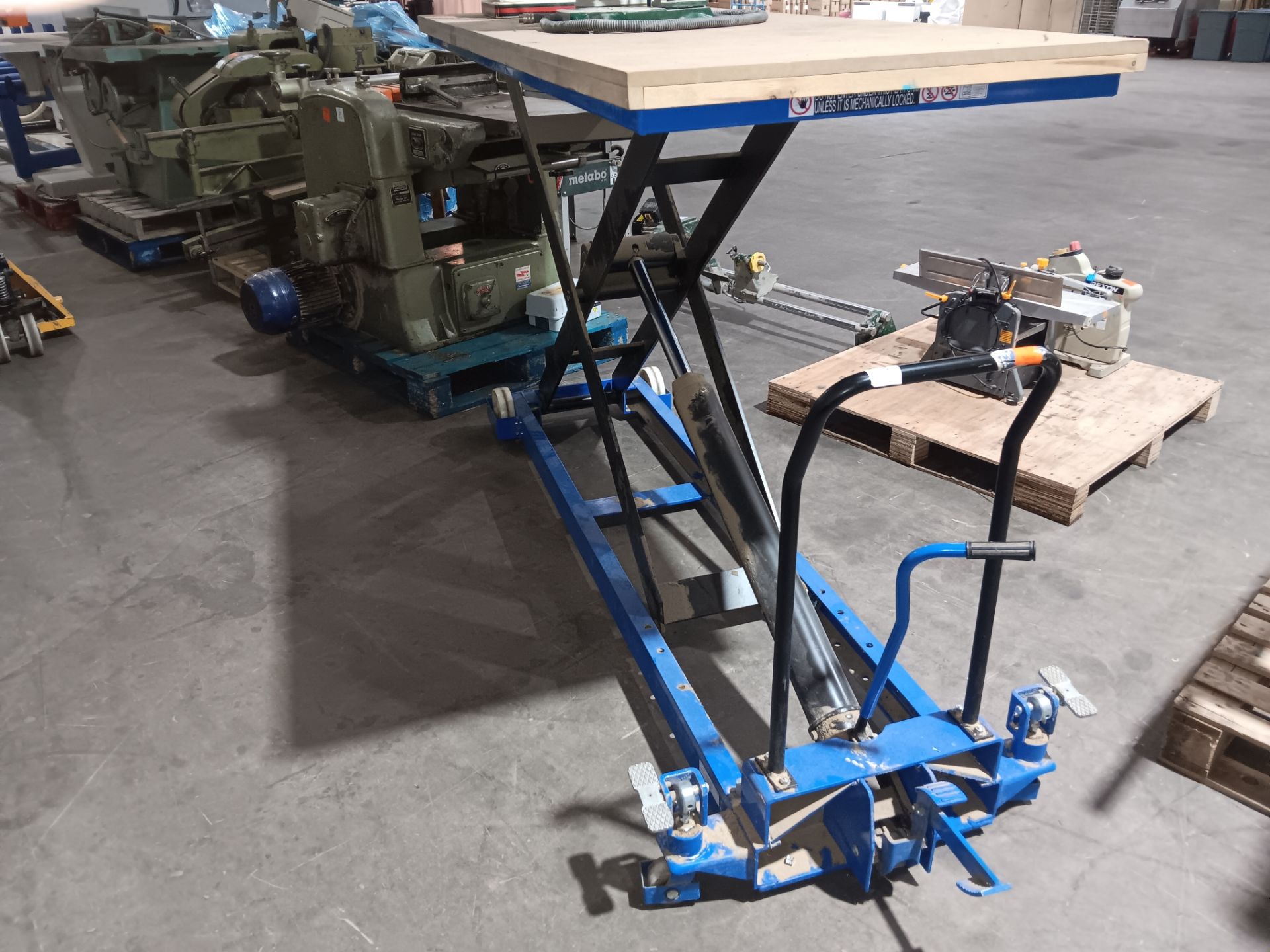 Tuff 1000kg Hydraulic Single Scissor Lift Table, Model TG100, Max Height 1380mm, Year 2020, SN 20098 - Image 6 of 8