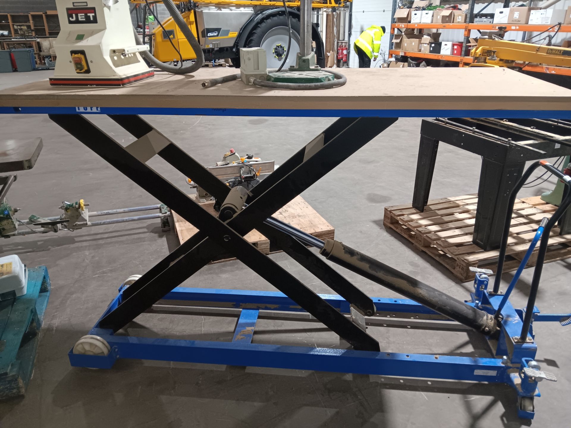 Tuff 1000kg Hydraulic Single Scissor Lift Table, Model TG100, Max Height 1380mm, Year 2020, SN 20098 - Image 7 of 8