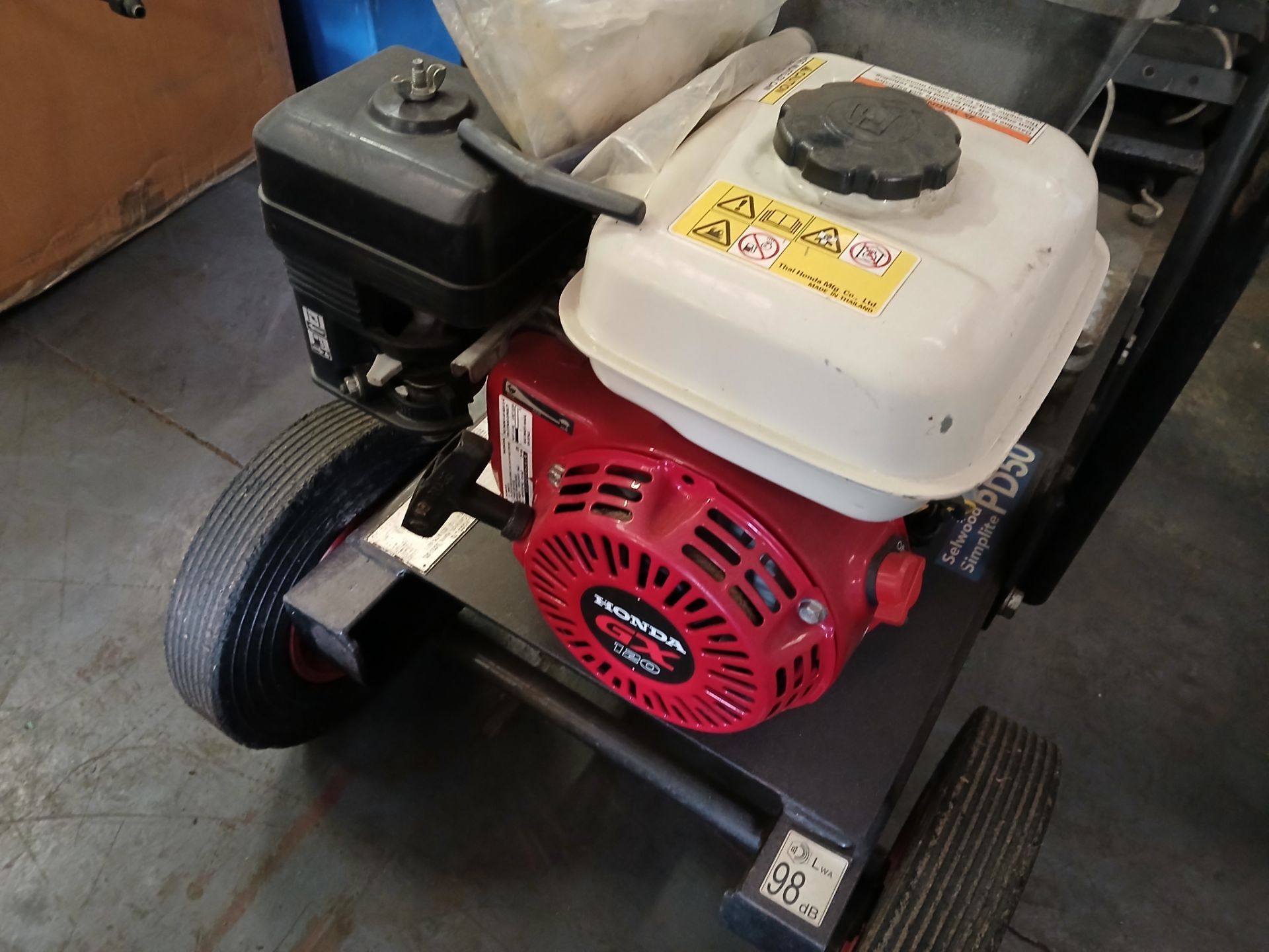 Selwood Simplite PD50 water pump with Honda GX120 petrol power unit - Image 5 of 6