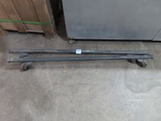 Set of Thule roof rack bars