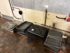 Qty of baking trays and grill trays