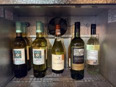8x bottles of assorted white wine (from Chile, Italy and France)