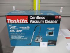 Makita DVC156LZX1 Cordless Dry Dust Extractor (Unused/Body Only)