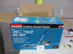 Makita DVC865LZX3 Cordless Wet/Dry Dust Extractor (Unused/Body Only)