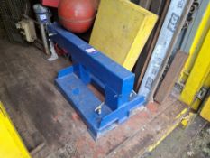 Solid hub crane arm, max load 2500kg