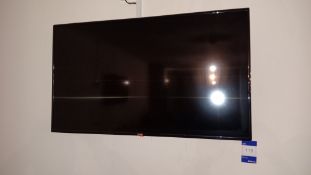 Logik L43AFE20 43in Smart TV and wall bracket (purchaser responsible to remove from the wall) –